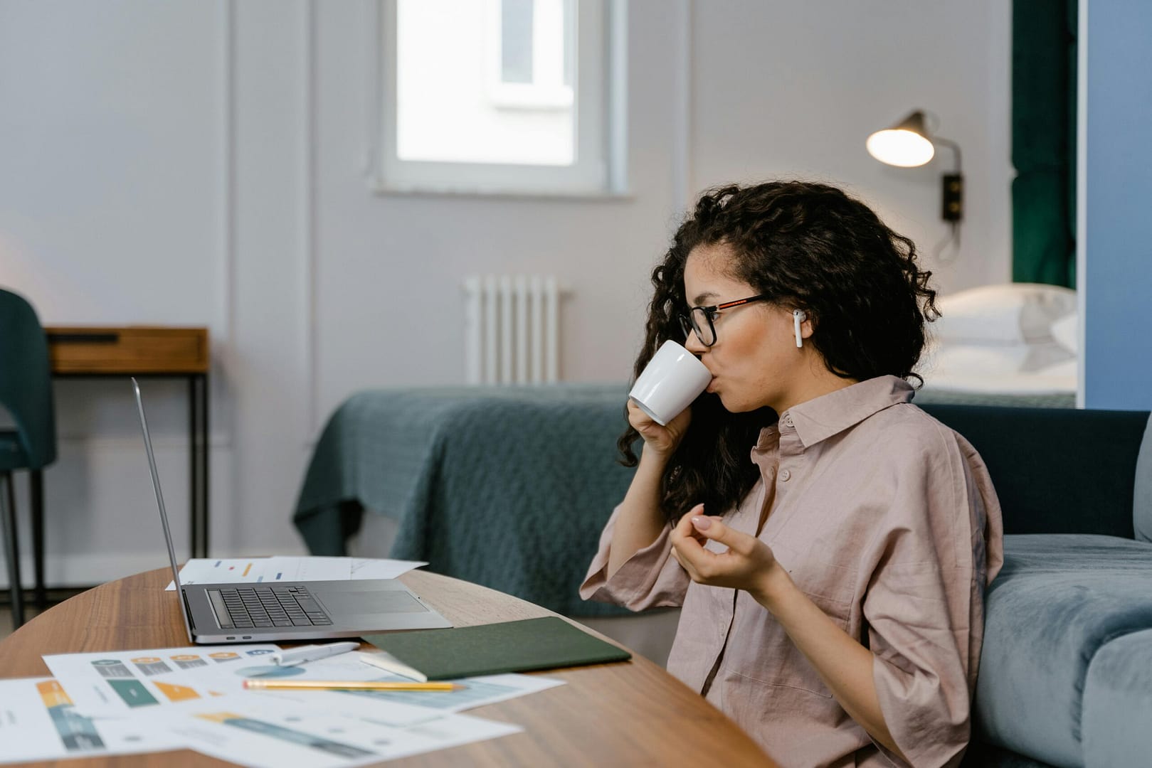 photograph of a woman at a desk to illustrate Litigant in Person Software