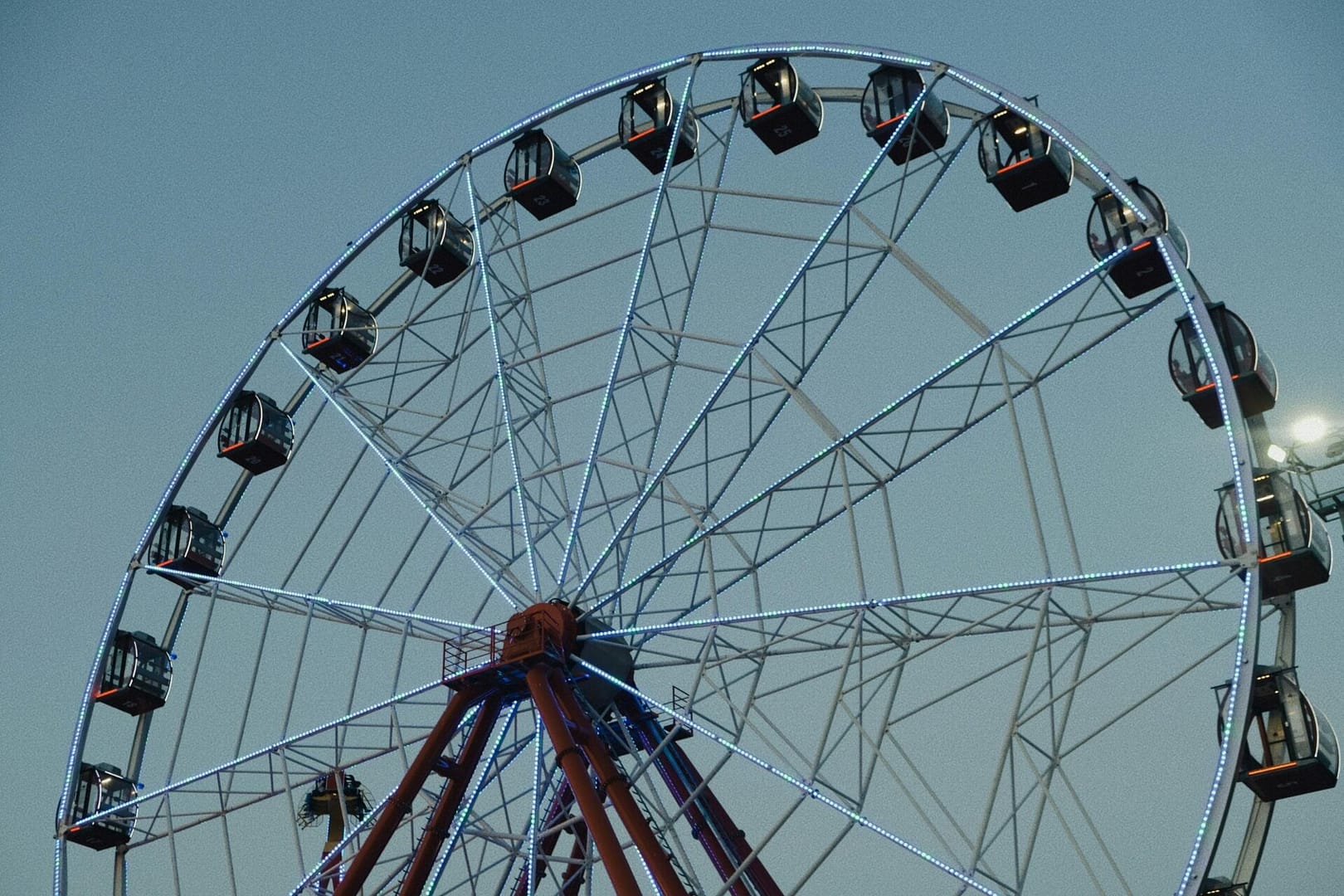 Photograph of a ferris wheel to illustrate article on how to rotate pages in PDF
